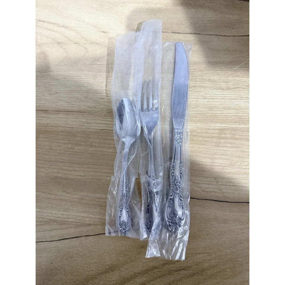Oneida Stainless Flatware - WORDSWORTH -  3 Pieces NEW‎